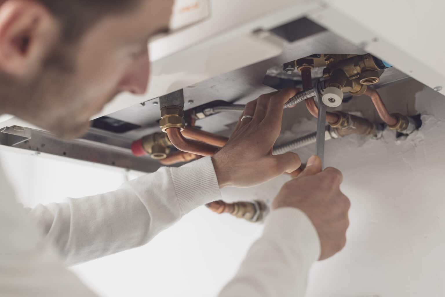 Professional plumber Why Independent Contractors Need Professional Liability Insurance